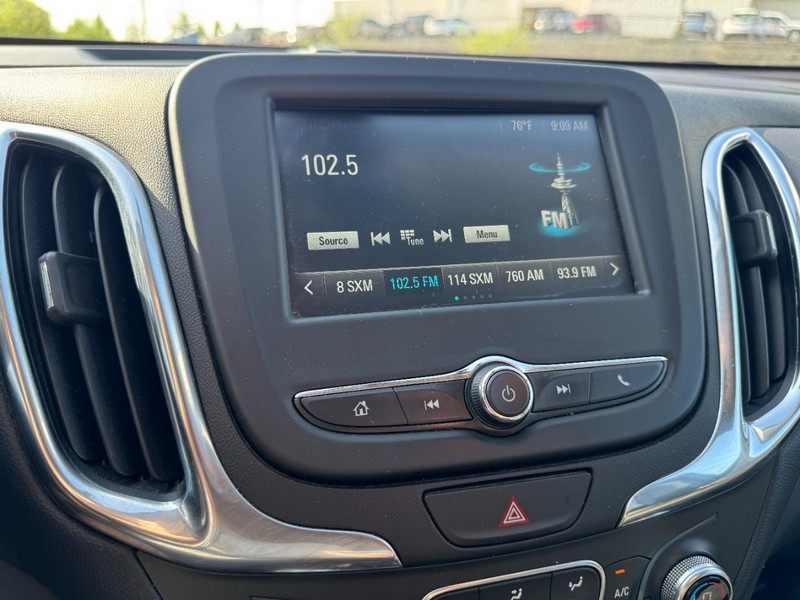 Chevrolet Equinox Vehicle Full-screen Gallery Image 19