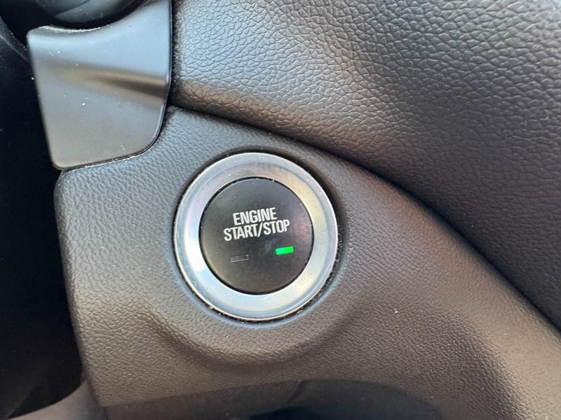 Chevrolet Equinox Vehicle Full-screen Gallery Image 21