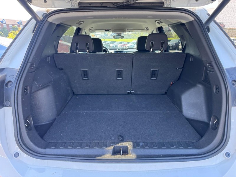 Chevrolet Equinox Vehicle Full-screen Gallery Image 06