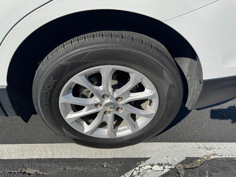 Chevrolet Equinox Vehicle Full-screen Gallery Image 07