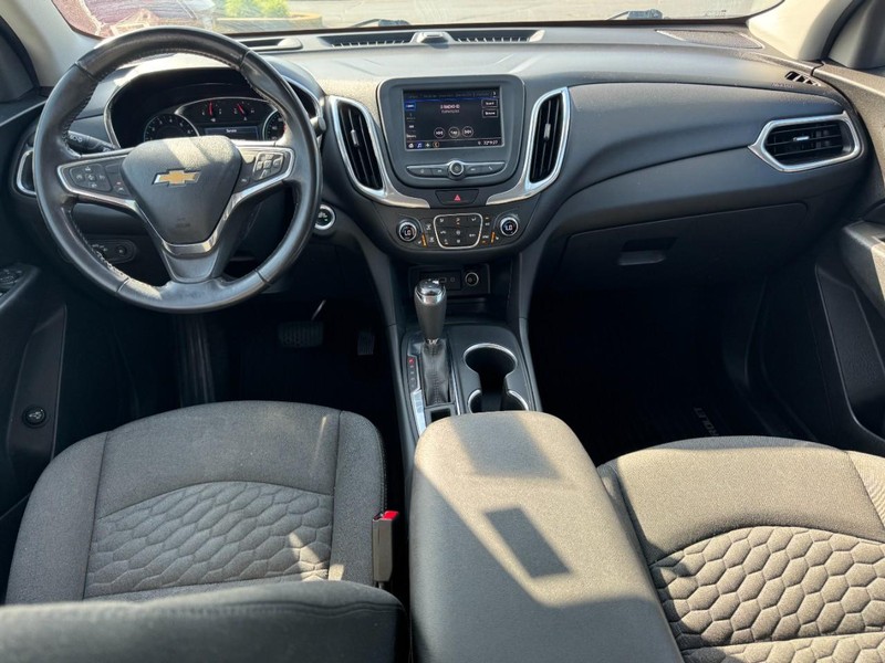 Chevrolet Equinox Vehicle Full-screen Gallery Image 11