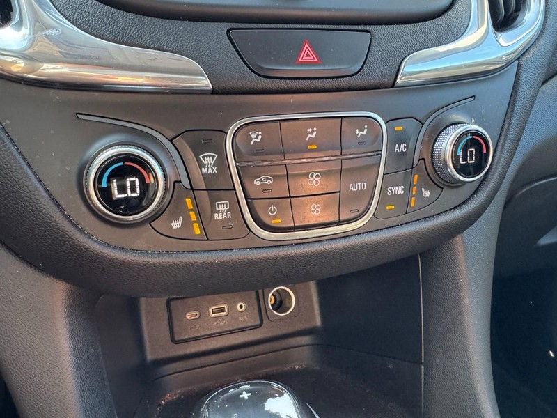 Chevrolet Equinox Vehicle Full-screen Gallery Image 18