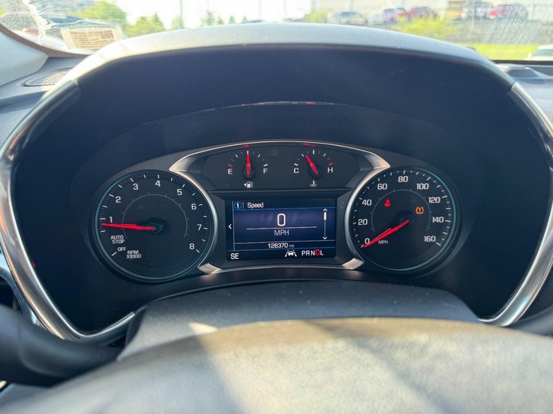 Chevrolet Equinox Vehicle Full-screen Gallery Image 22