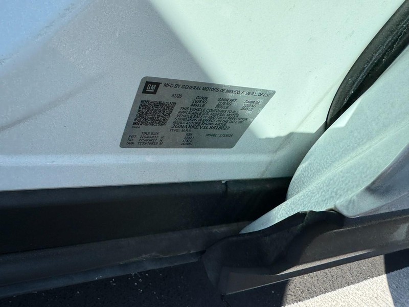 Chevrolet Equinox Vehicle Full-screen Gallery Image 23