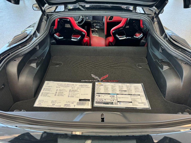 Chevrolet Corvette Vehicle Full-screen Gallery Image 07