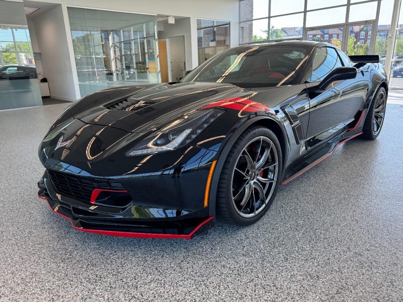 Chevrolet Corvette Vehicle Full-screen Gallery Image 08