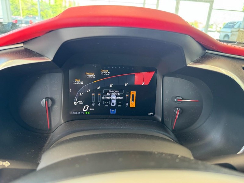 Chevrolet Corvette Vehicle Full-screen Gallery Image 19