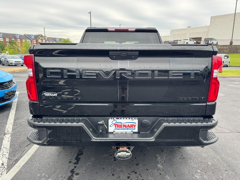 Chevrolet Silverado 1500 LTD Vehicle Image 04