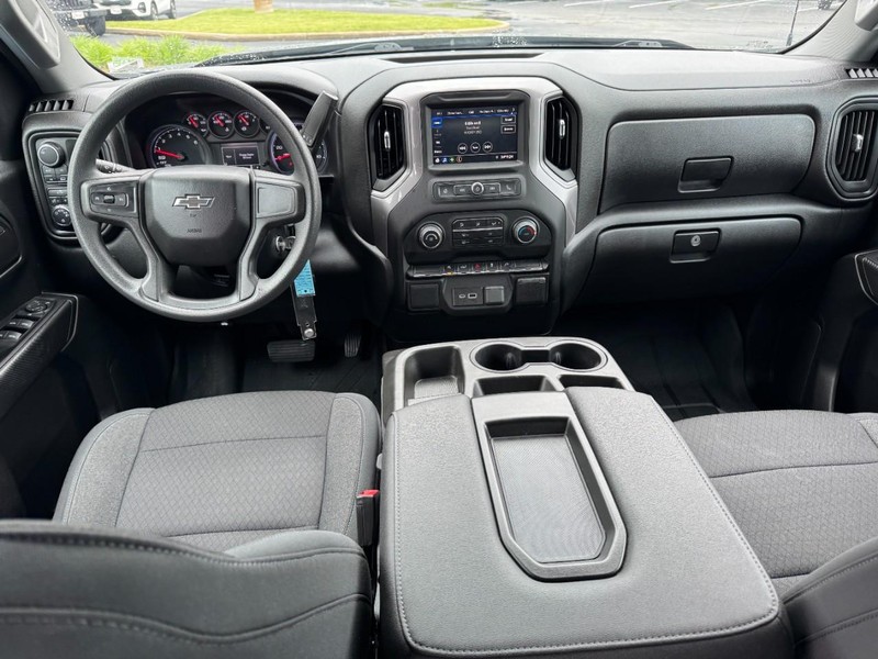 Chevrolet Silverado 1500 LTD Vehicle Image 11