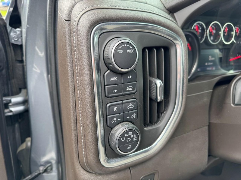 Chevrolet Silverado 1500 Vehicle Image 16