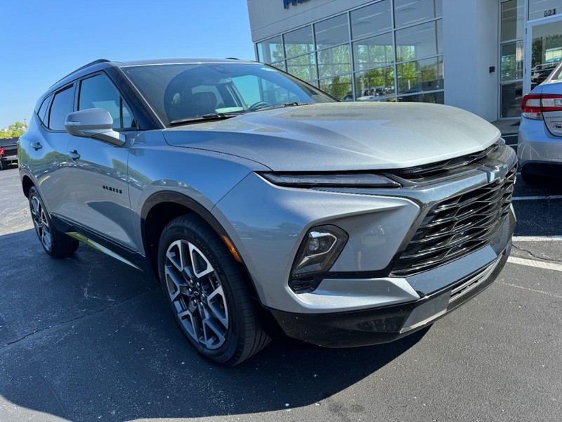 Chevrolet Blazer Vehicle Full-screen Gallery Image 02