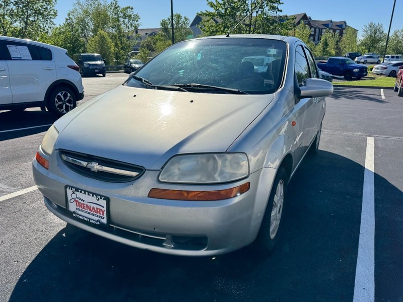 Chevrolet Aveo Vehicle Image 02