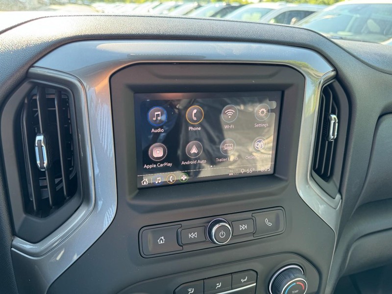 Chevrolet Silverado 2500HD Vehicle Image 12