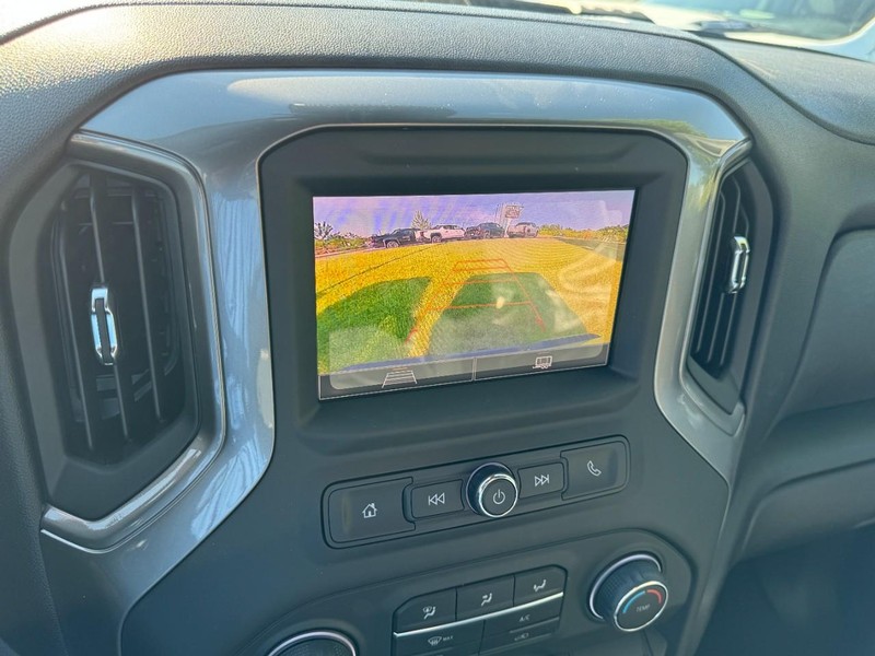 Chevrolet Silverado 2500HD Vehicle Image 13