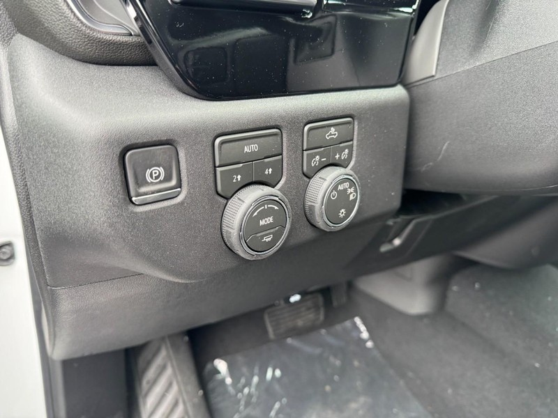 Chevrolet Silverado 1500 Vehicle Image 11