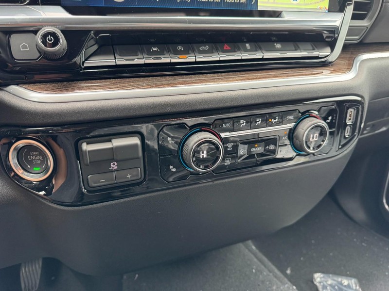 Chevrolet Silverado 1500 Vehicle Image 14