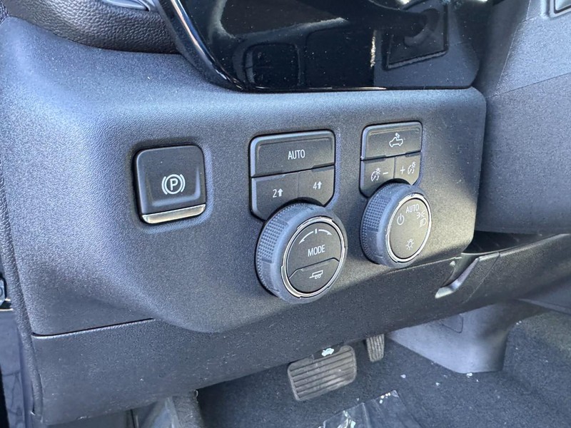 Chevrolet Silverado 1500 Vehicle Image 11