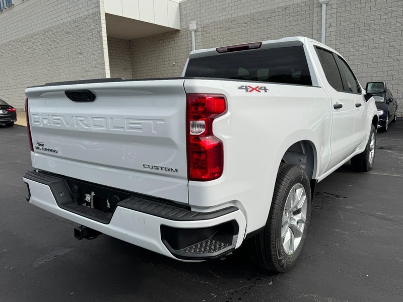 Chevrolet Silverado 1500 Vehicle Image 04
