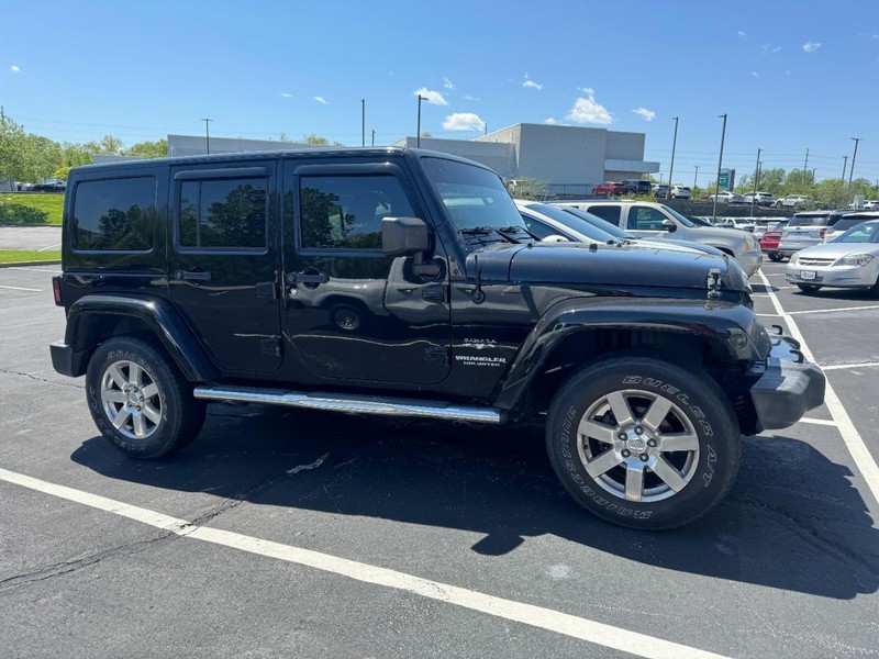 Jeep Wrangler Unlimited Vehicle Image 02