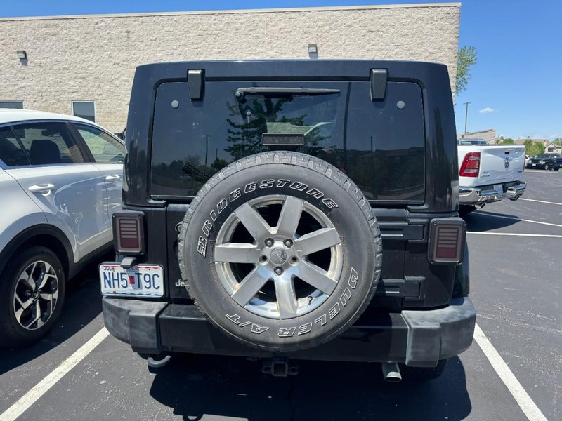 Jeep Wrangler Unlimited Vehicle Image 04