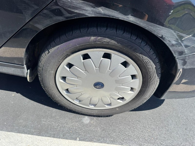 Ford Focus Vehicle Image 05