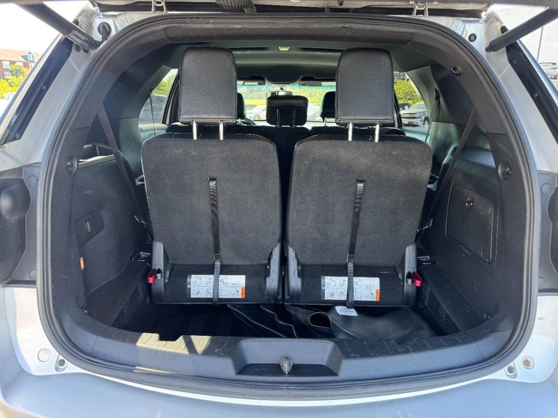 Ford Explorer Vehicle Image 06