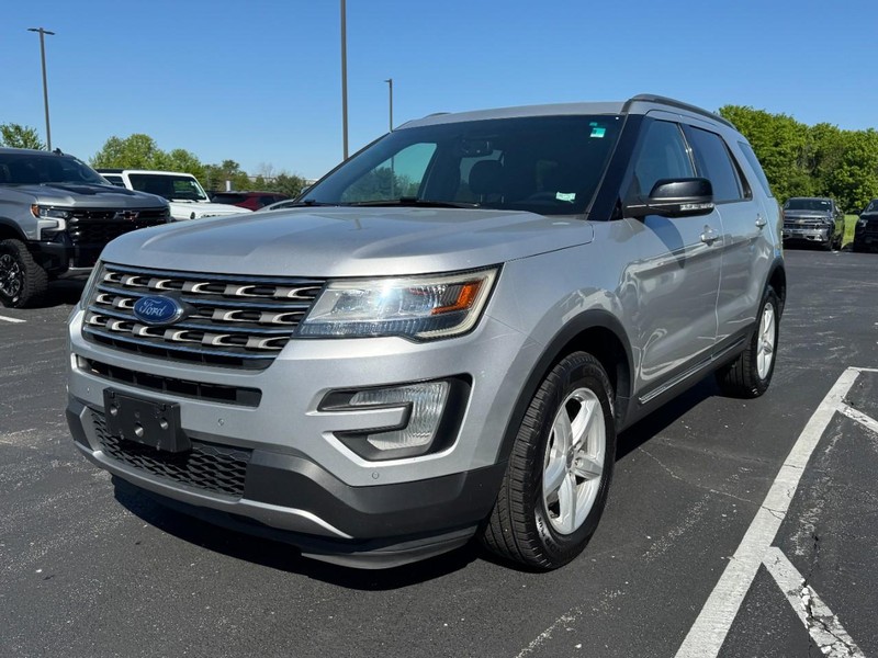 Ford Explorer Vehicle Image 08