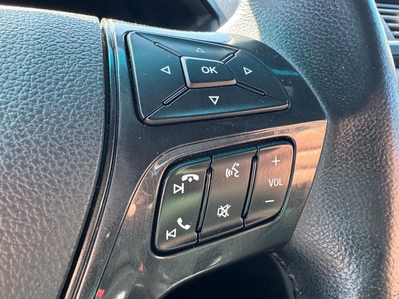 Ford Explorer Vehicle Image 18
