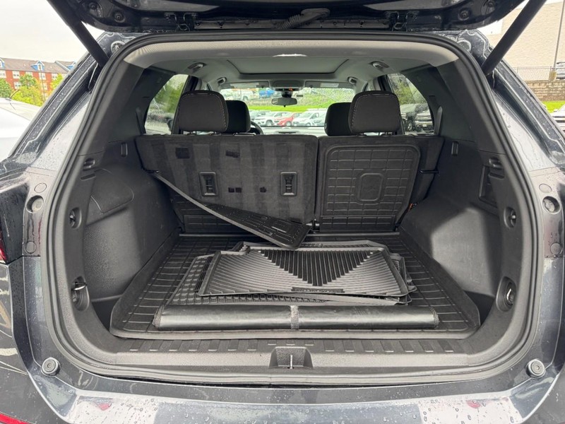 Chevrolet Equinox Vehicle Full-screen Gallery Image 06