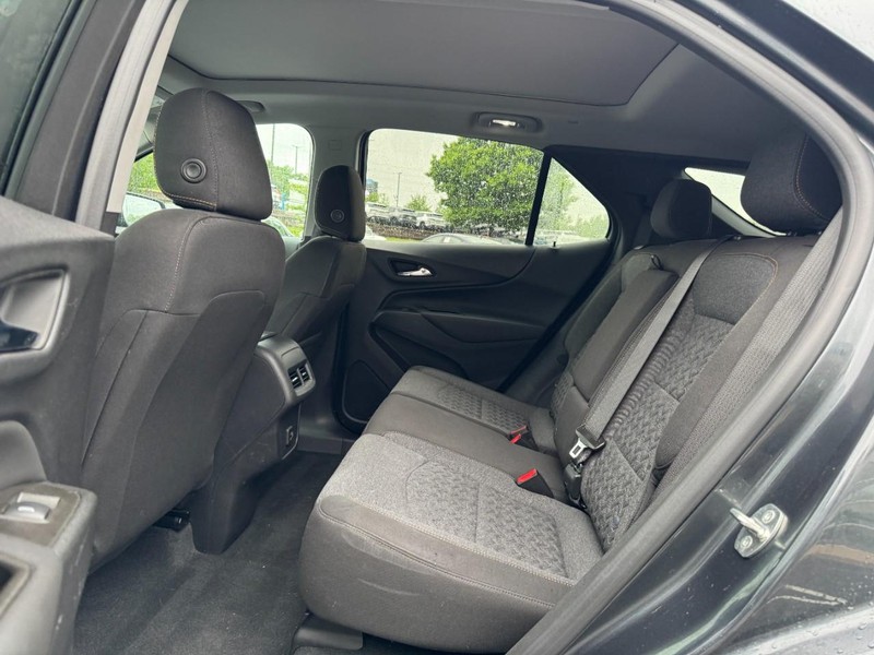 Chevrolet Equinox Vehicle Full-screen Gallery Image 10