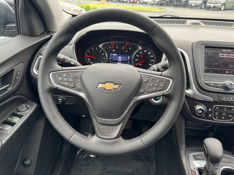 Chevrolet Equinox Vehicle Full-screen Gallery Image 12