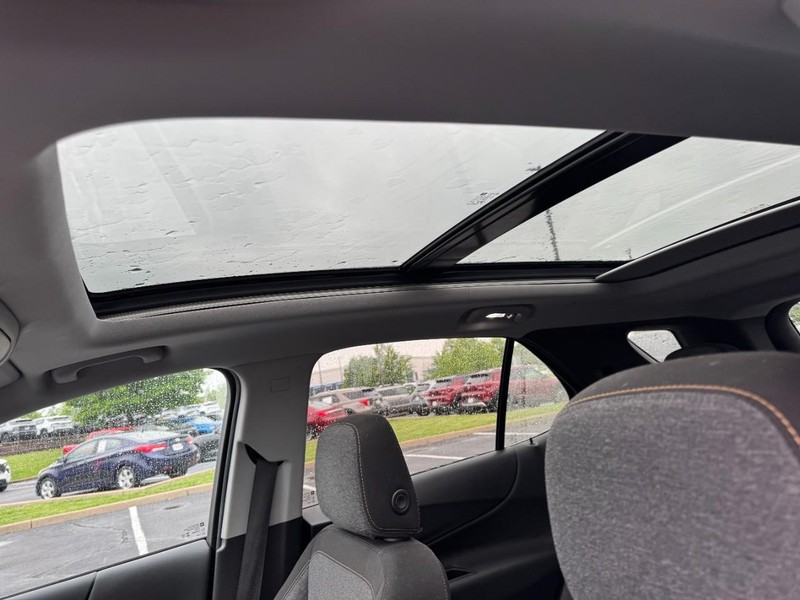 Chevrolet Equinox Vehicle Full-screen Gallery Image 13