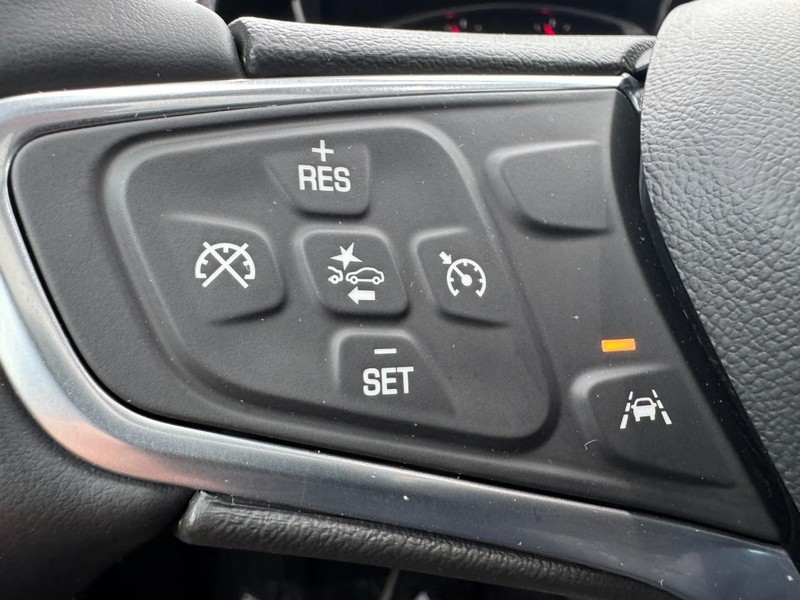 Chevrolet Equinox Vehicle Full-screen Gallery Image 17