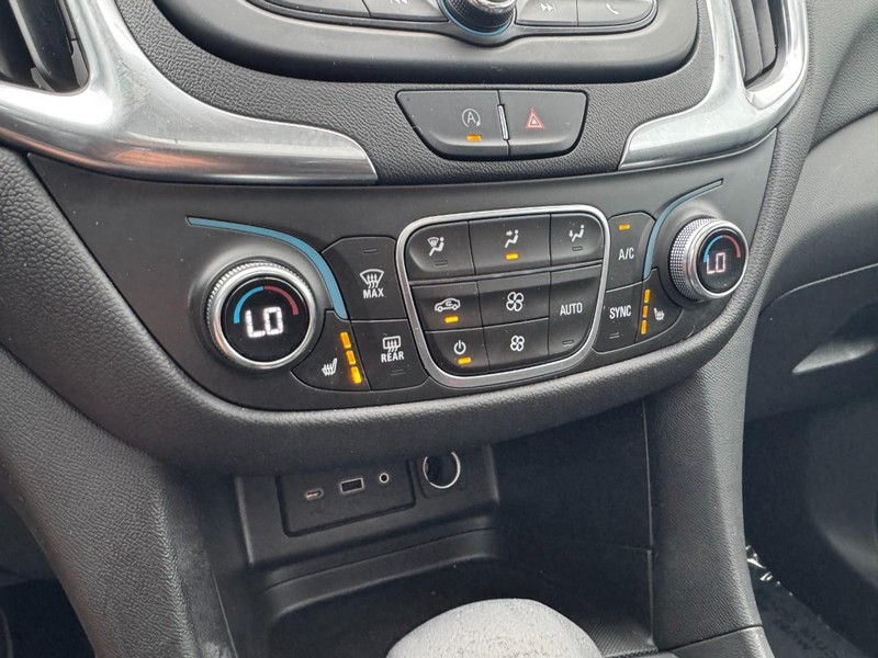 Chevrolet Equinox Vehicle Full-screen Gallery Image 19