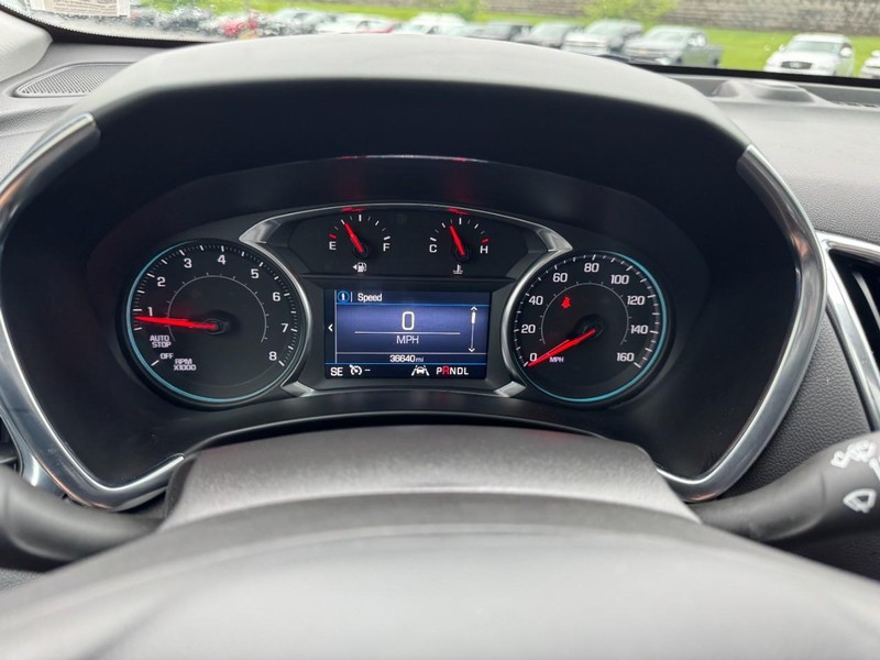 Chevrolet Equinox Vehicle Full-screen Gallery Image 23