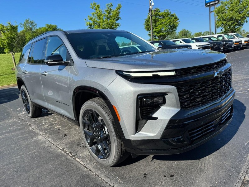 Chevrolet Traverse Vehicle Image 02