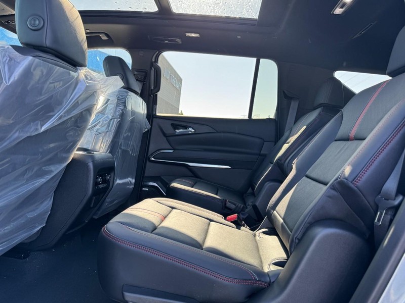 Chevrolet Traverse Vehicle Image 07