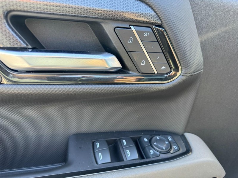 Chevrolet Silverado 1500 Vehicle Image 16