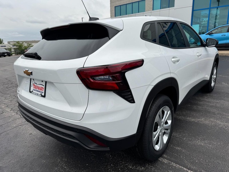 Chevrolet Trax Vehicle Image 03