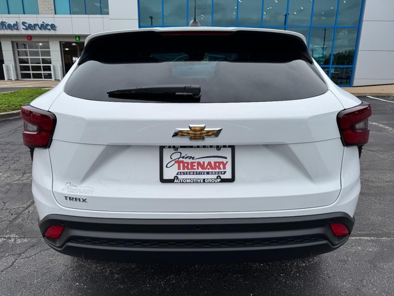 Chevrolet Trax Vehicle Image 04