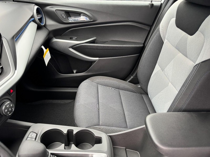Chevrolet Trax Vehicle Image 08