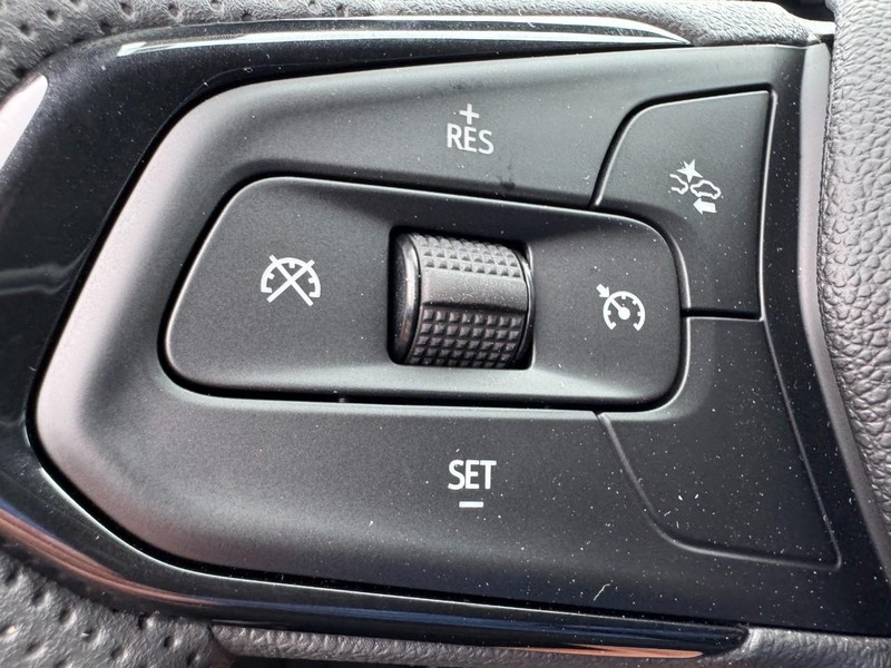 Chevrolet Trax Vehicle Image 12