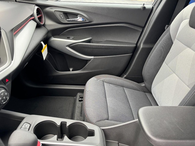 Chevrolet Trax Vehicle Image 08