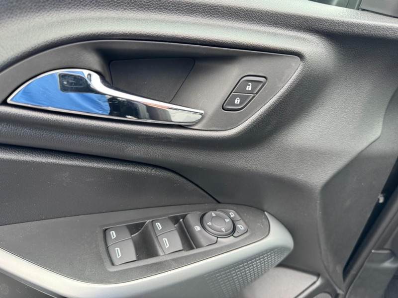 Chevrolet Trax Vehicle Image 10