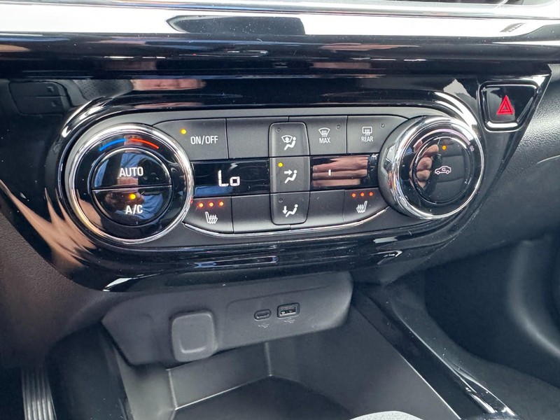 Chevrolet Trax Vehicle Image 13