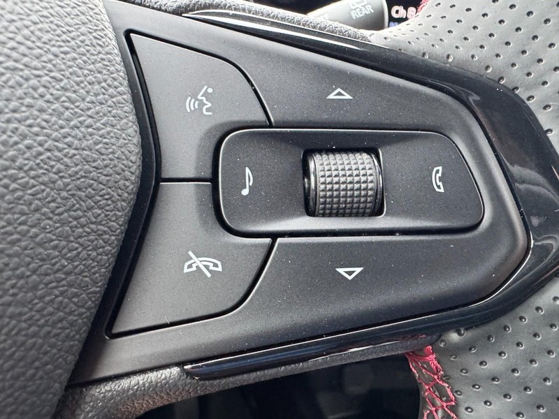 Chevrolet Trax Vehicle Image 12