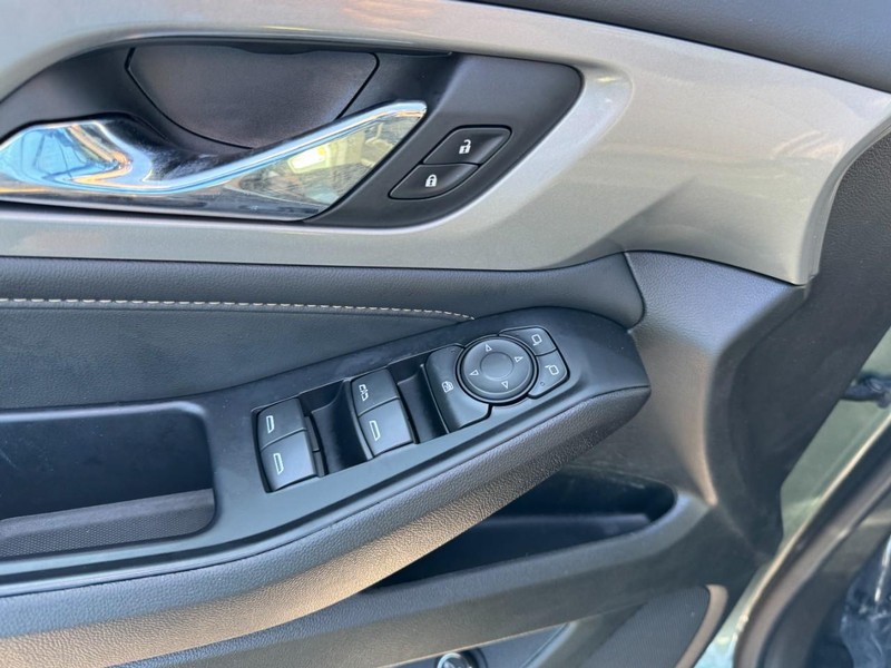 Chevrolet Traverse Vehicle Image 15