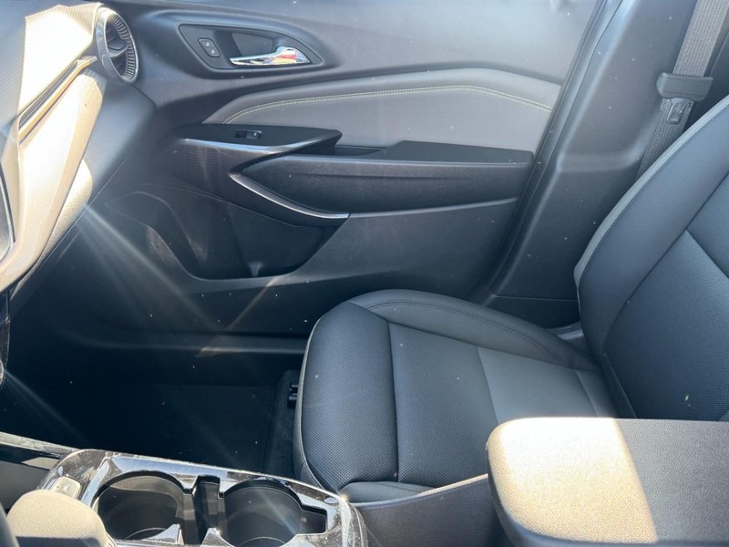 Chevrolet Trax Vehicle Image 08