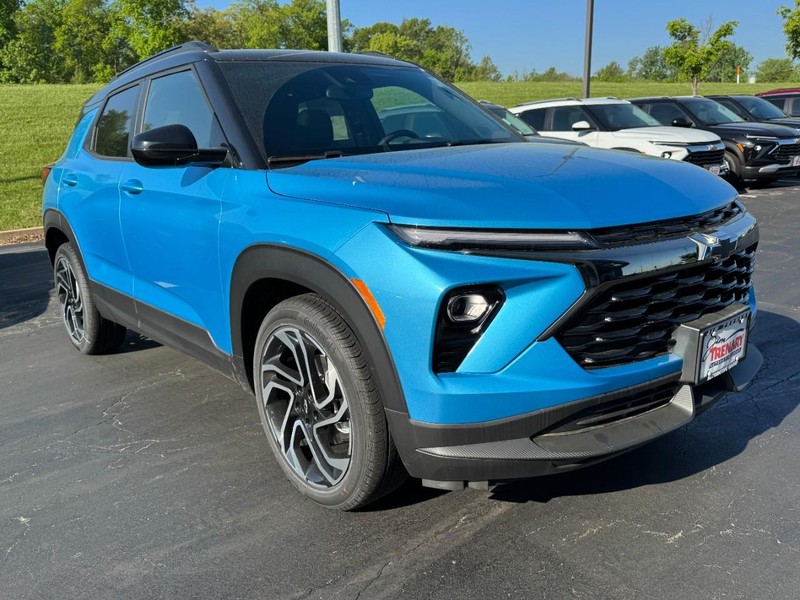 Chevrolet TrailBlazer Vehicle Image 02