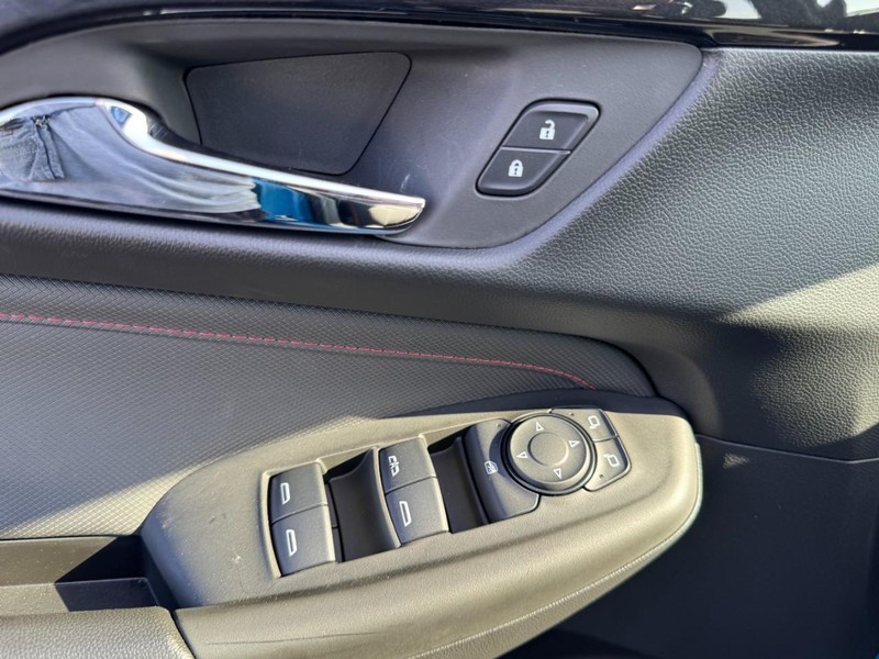 Chevrolet TrailBlazer Vehicle Image 11